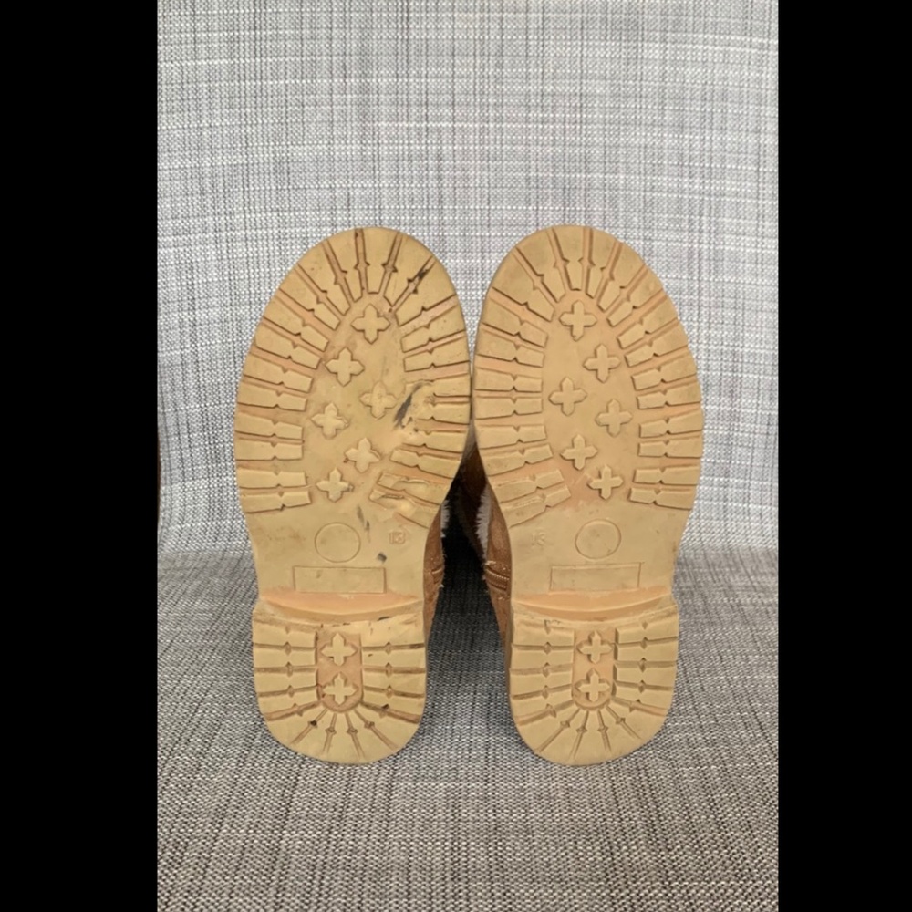 Kids Mid-Calf Suede Boots with Sherpa Style Faux Fur Trim (size 13) - Picture 6 of 6